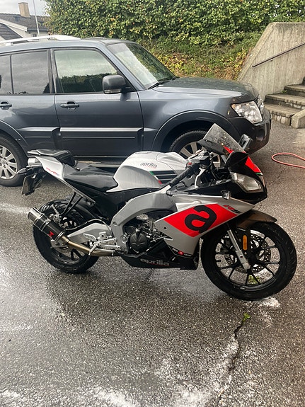 Aprilia RS4 125 3 of 14