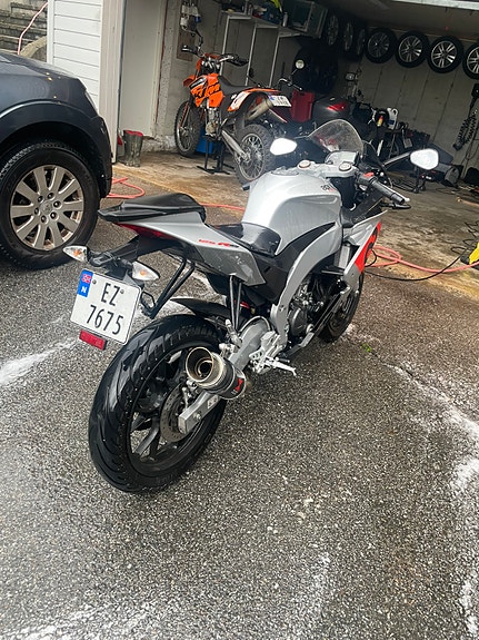 Aprilia RS4 125 4 of 14