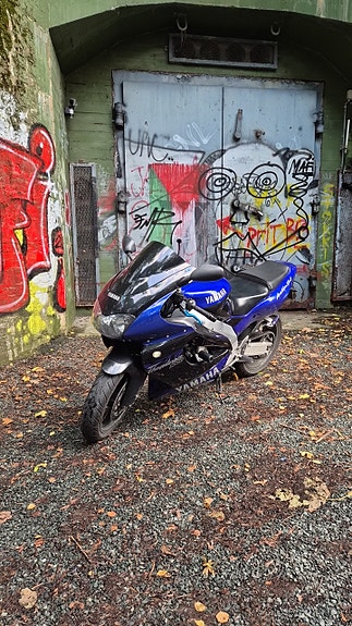 Yamaha YZF 1000R 2 of 11