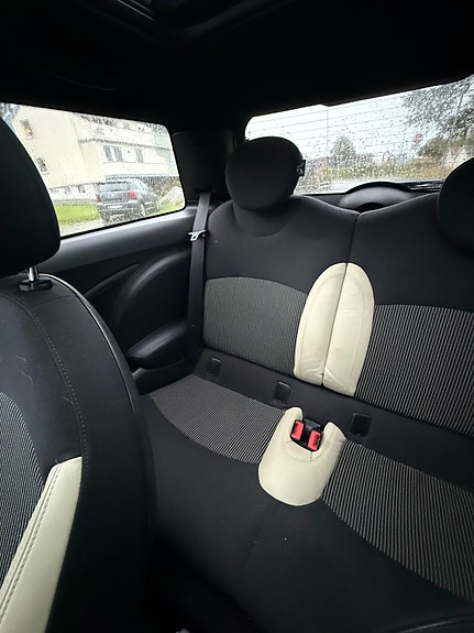 MINI Cooper 8 of 15