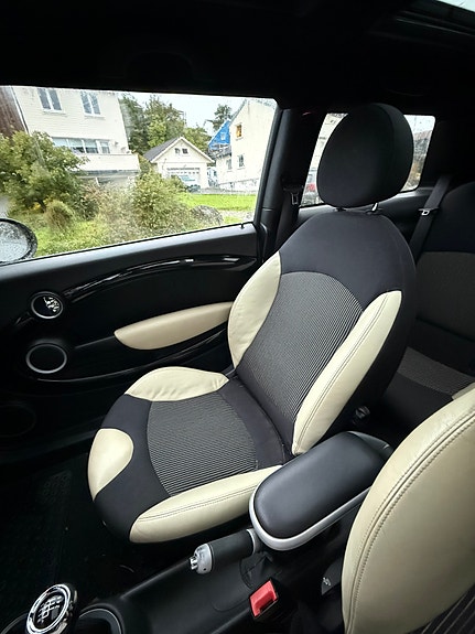 MINI Cooper 7 of 15