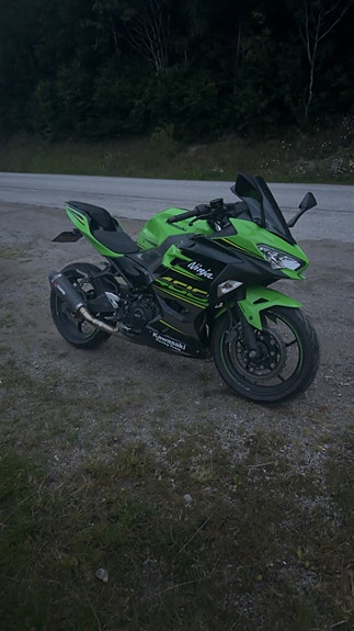 Kawasaki Ninja 400 7 of 8