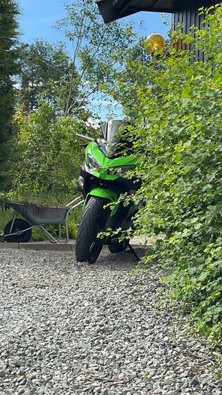 Kawasaki Ninja 400 2 of 8