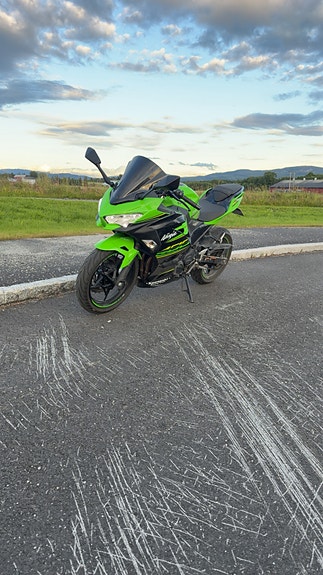 Kawasaki Ninja 400 4 of 8