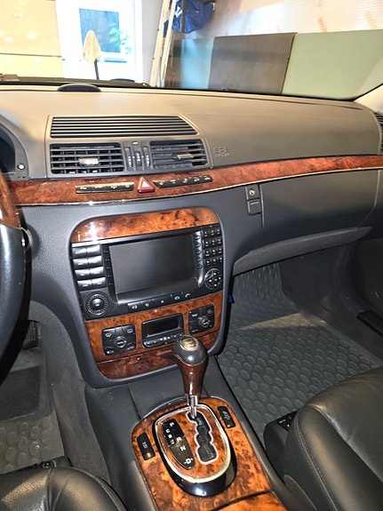 Mercedes-Benz S320 14 of 24