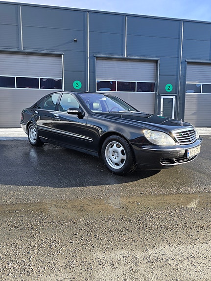 Mercedes-Benz S320 2 of 24