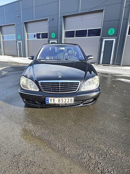 Mercedes-Benz S320 4 of 24