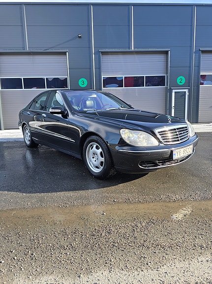 Mercedes-Benz S320 9 of 24