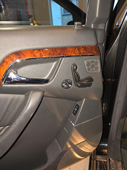 Mercedes-Benz S320 17 of 24
