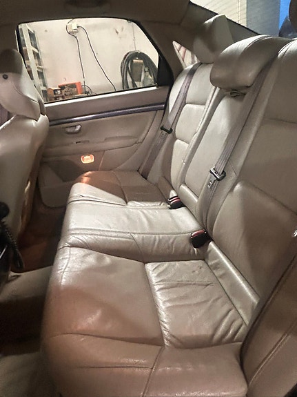 Volvo S80 2 of 19