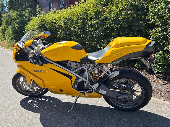 Ducati 999 2 of 10