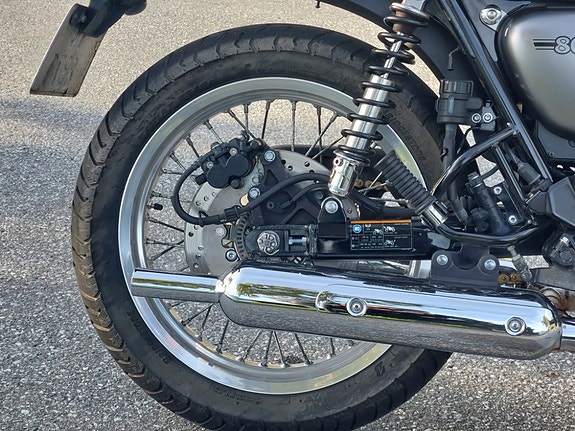 Kawasaki W 800 STREET 10 of 11