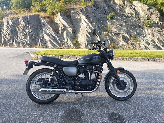 Kawasaki W 800 STREET 4 of 11