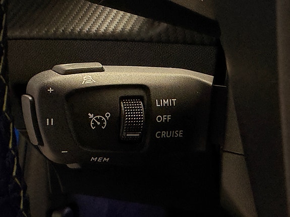 Peugeot 208 21 of 30