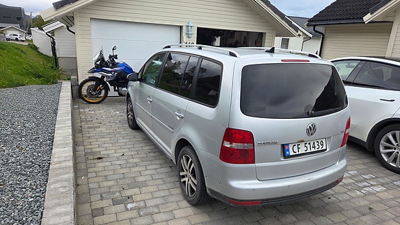 Volkswagen Touran 6 of 8