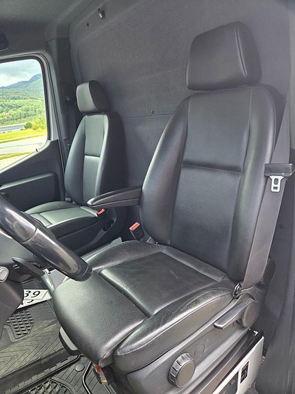 Mercedes-Benz Sprinter 516 21 of 23