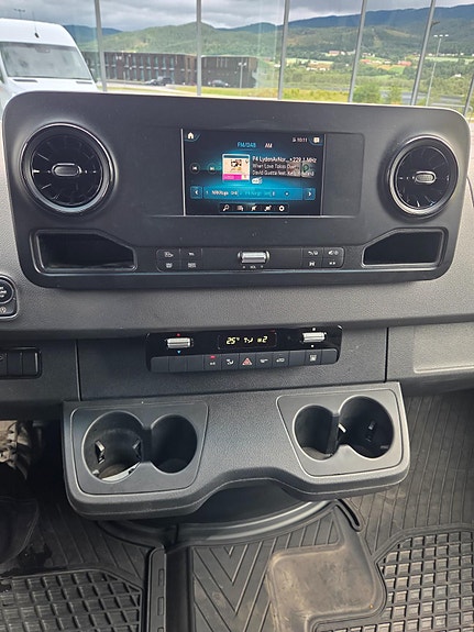 Mercedes-Benz Sprinter 516 19 of 23