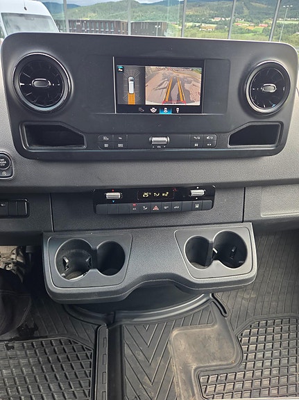 Mercedes-Benz Sprinter 516 18 of 23