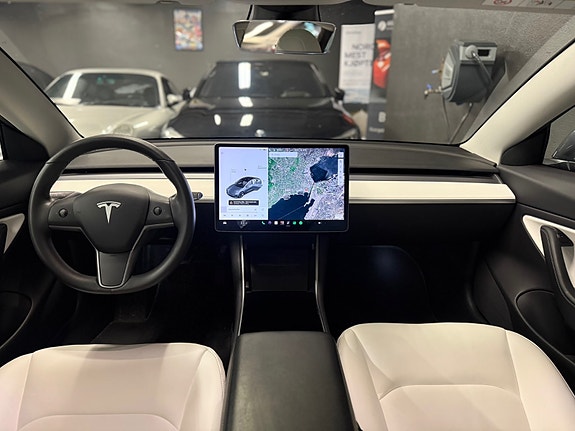 Tesla Model 3 12 of 18