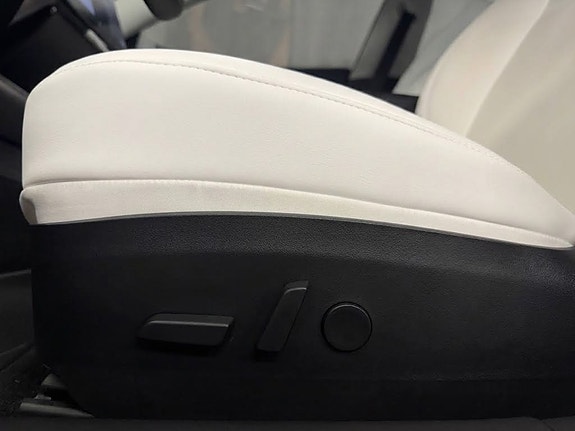 Tesla Model 3 10 of 18
