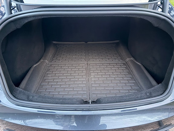 Tesla Model 3 23 of 26