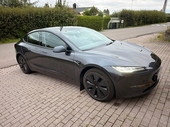 Tesla Model 3 3 of 26