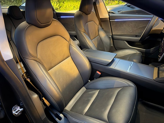 Tesla Model 3 14 of 26