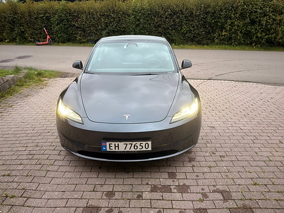 Tesla Model 3 2 of 26