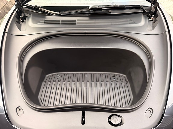 Tesla Model 3 25 of 26