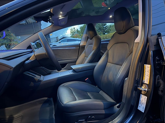 Tesla Model 3 17 of 26