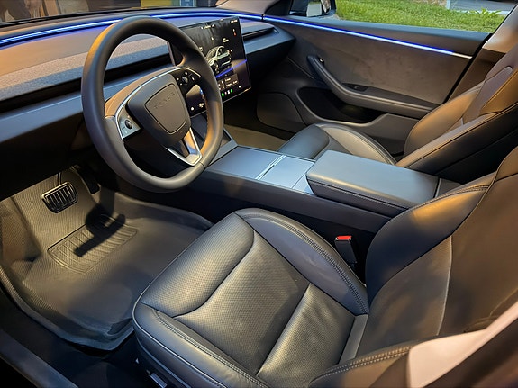 Tesla Model 3 16 of 26