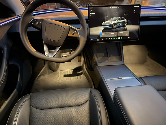 Tesla Model 3 15 of 26