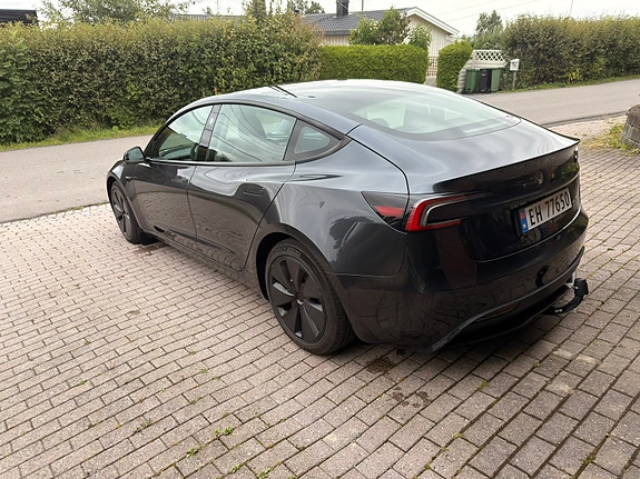 Tesla Model 3 7 of 26