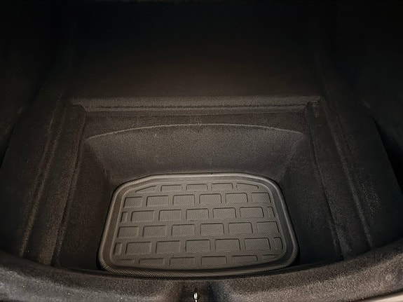 Tesla Model 3 24 of 26