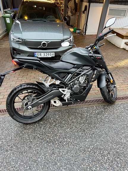 Honda CB 125 R 2 of 8