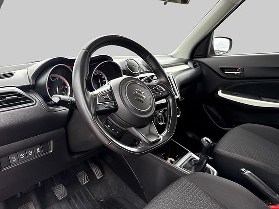 Suzuki Swift 8 of 15
