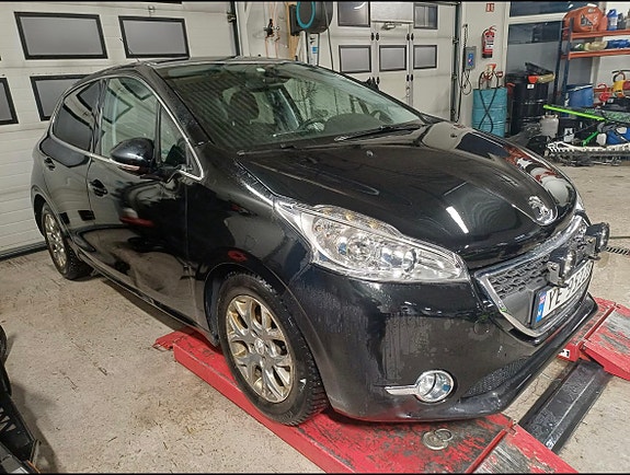 Peugeot 208 6 of 17