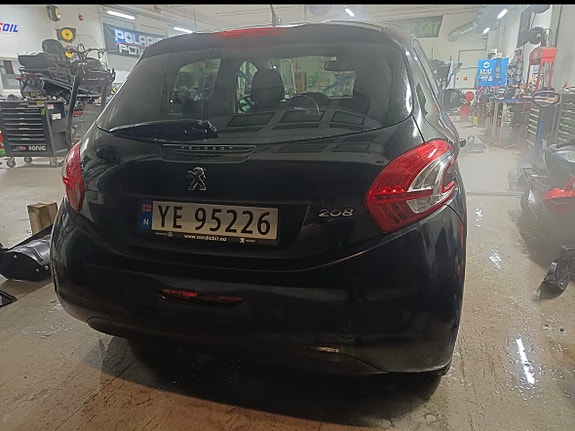 Peugeot 208 4 of 17