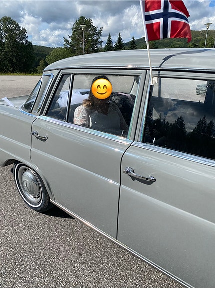 Mercedes-Benz 230 4 of 30