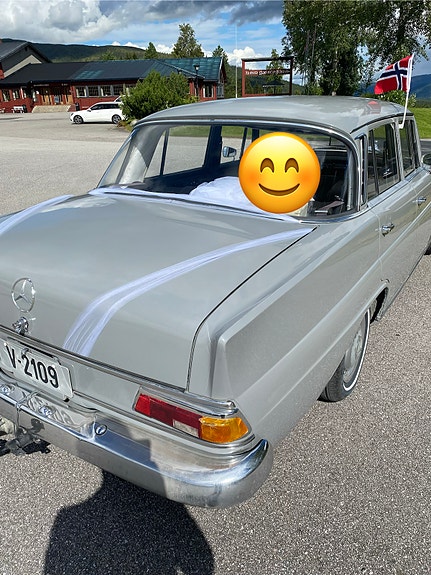 Mercedes-Benz 230 2 of 30