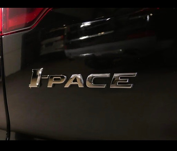 Jaguar I-PACE 28 of 30