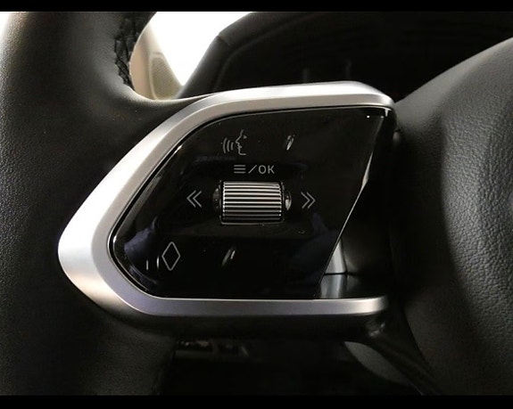Jaguar I-PACE 11 of 30