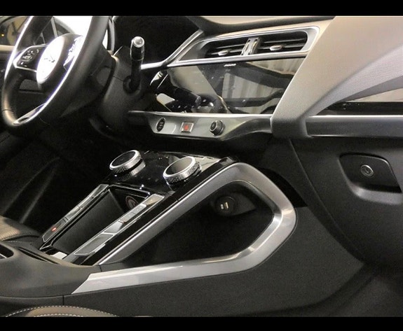 Jaguar I-PACE 24 of 30