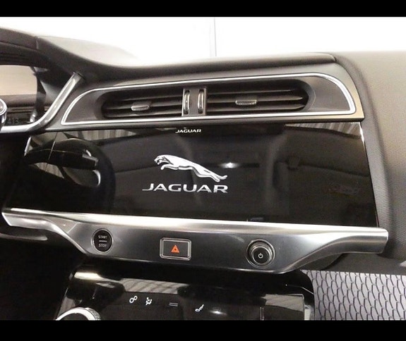 Jaguar I-PACE 29 of 30