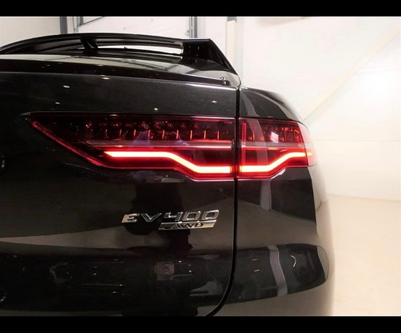 Jaguar I-PACE 22 of 30