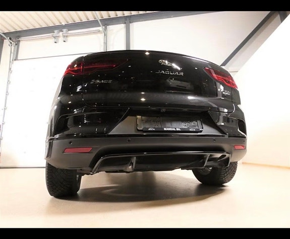 Jaguar I-PACE 21 of 30