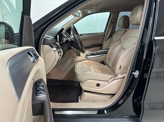 Mercedes-Benz ML250 26 of 30