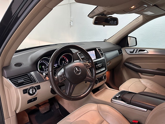 Mercedes-Benz ML250 23 of 30