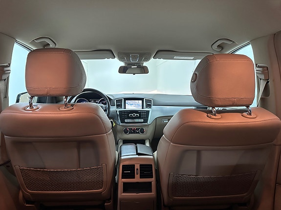 Mercedes-Benz ML250 30 of 30