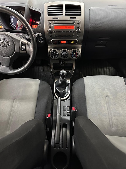 Toyota Urban Cruiser 13 of 21